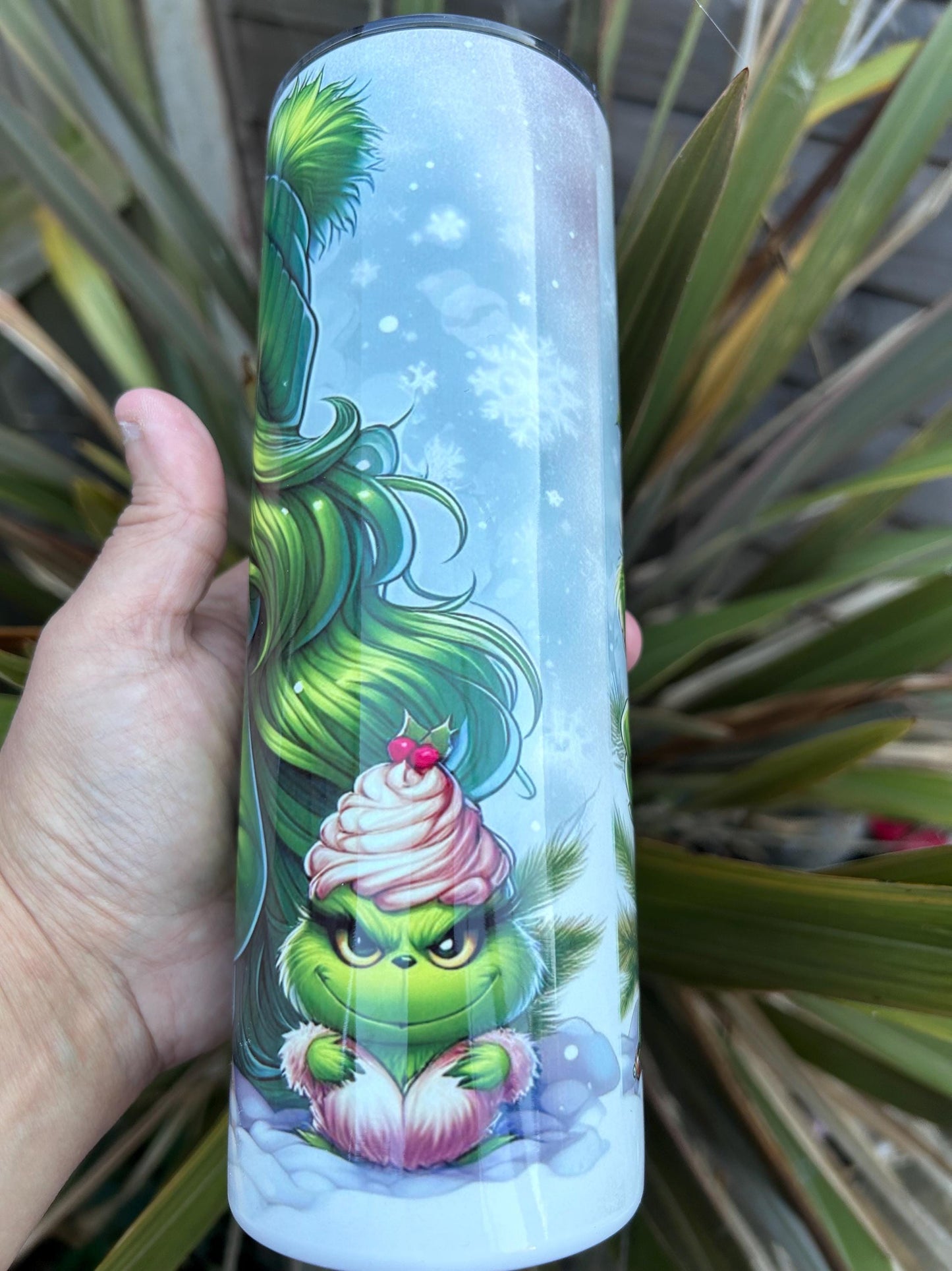 20oz Grinch christmas  tumbler and straw